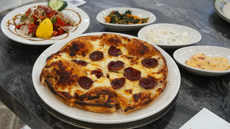 Sucuklu pizza